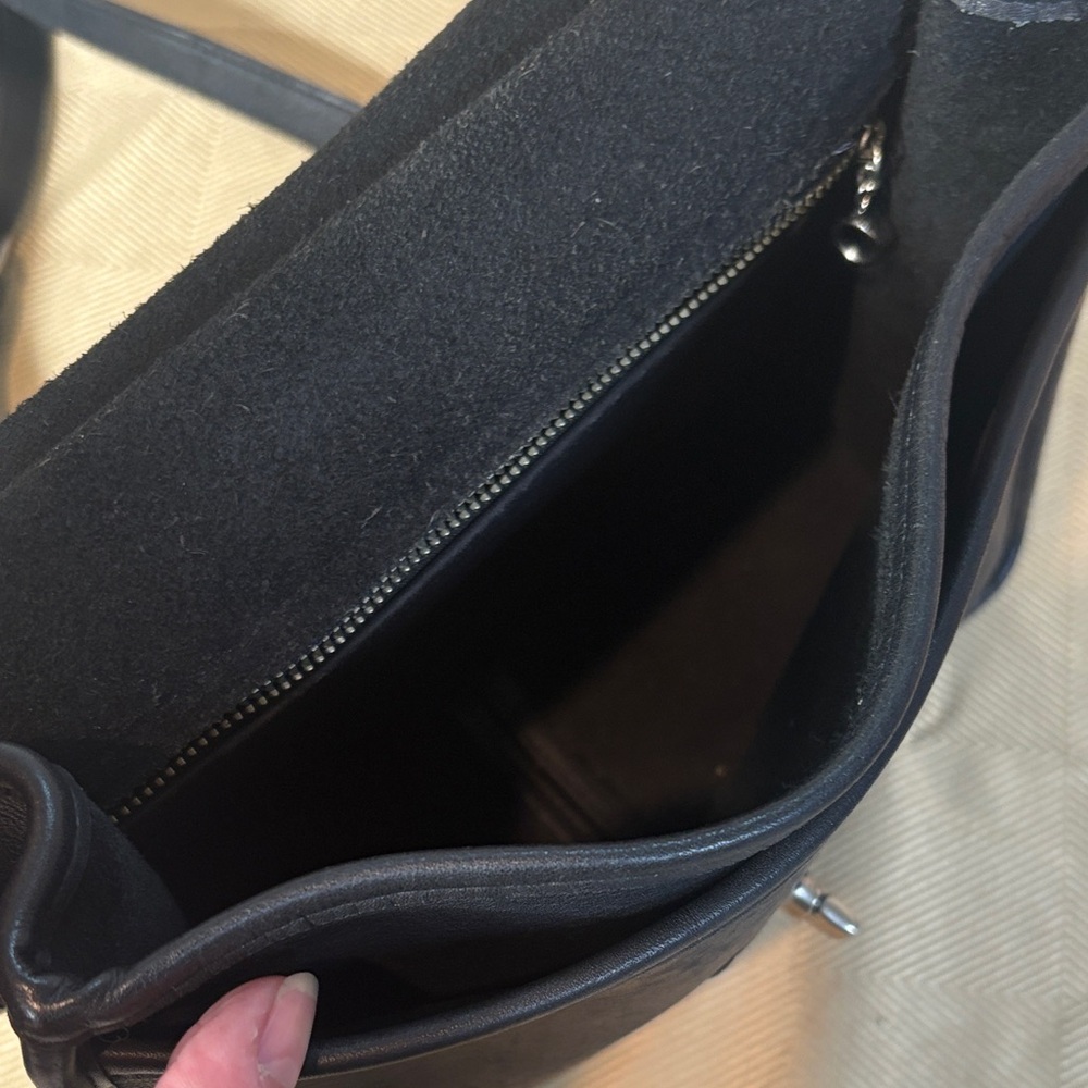 Vintage Coach Willis Shoulder Bag No. 240-3505 – Made in the United States! - Picture 11 of 12